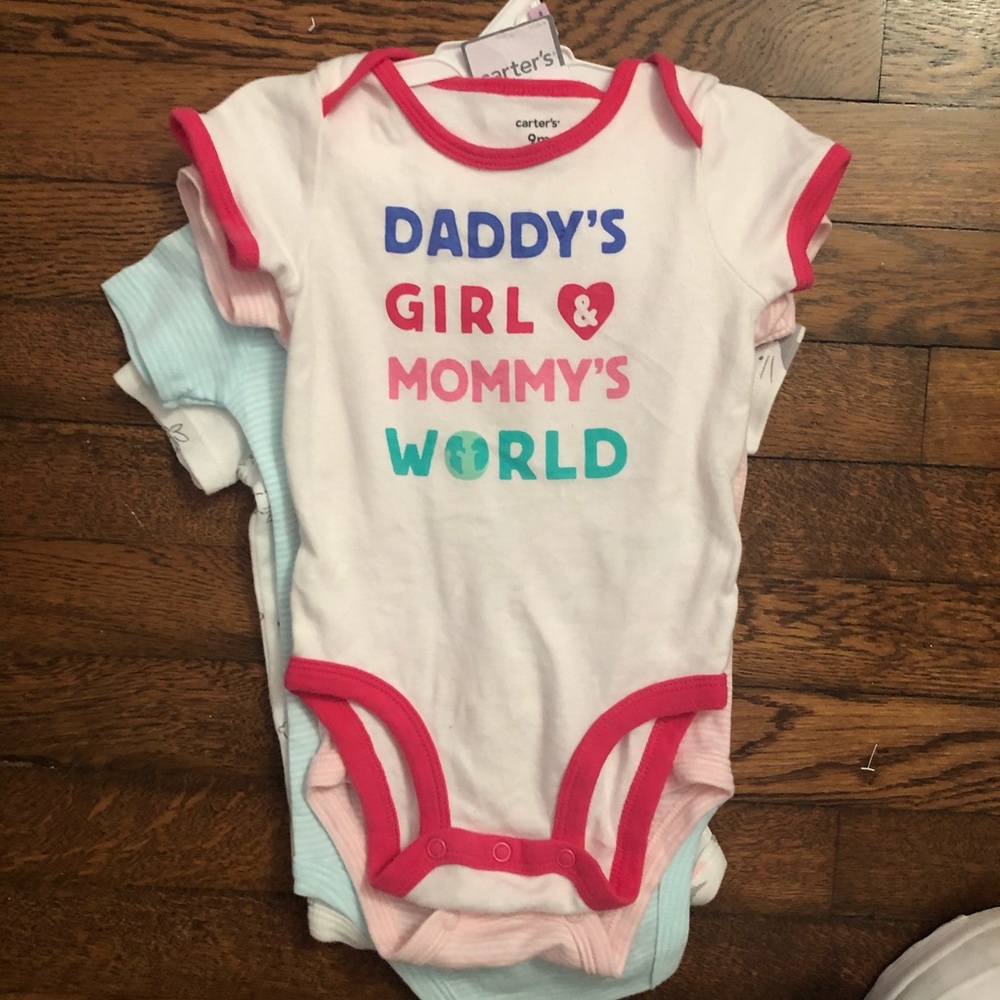 🆕 NWOT Carter’s 5-pack bodysuits- girl